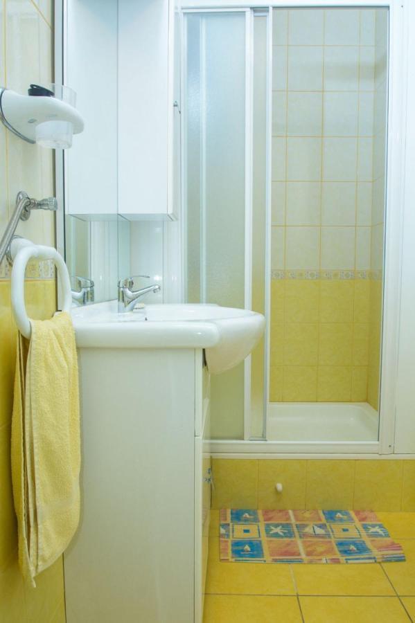 Apartments Marija - By The Sea Rogoznica  Luaran gambar